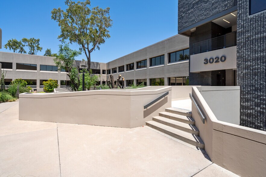 More Photos Of 3020 E Camelback Rd, Phoenix Office For Lease