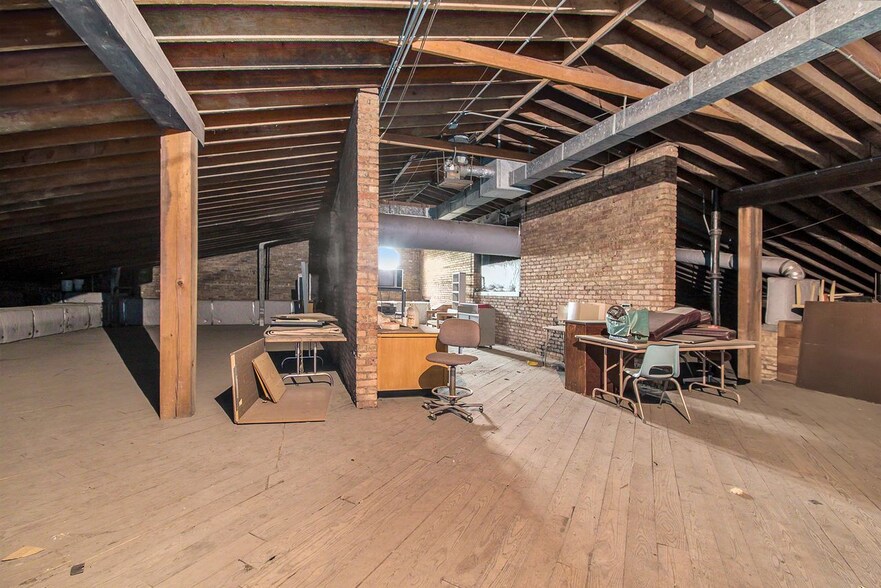 More Photos Of 485 SW Capital Ave, Battle Creek Specialty For Sale