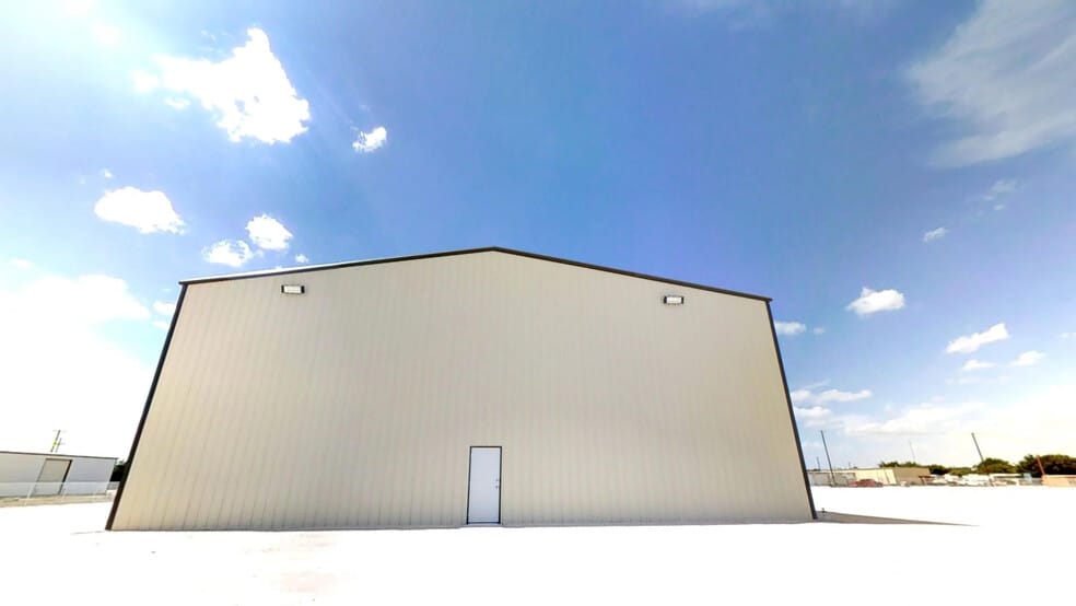More Photos Of 1402 SW Mustang Dr, Andrews Industrial For Sale