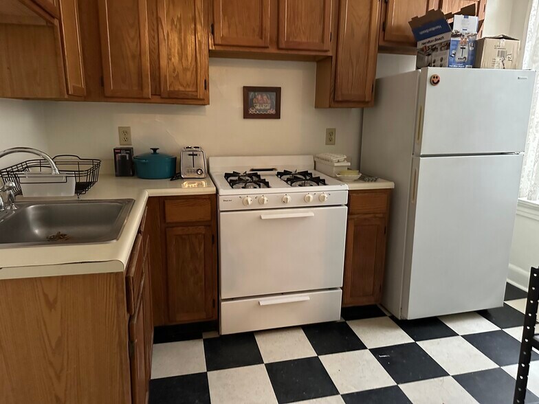 More Photos Of 1316 Eutaw Pl, Baltimore Apartments For Sale