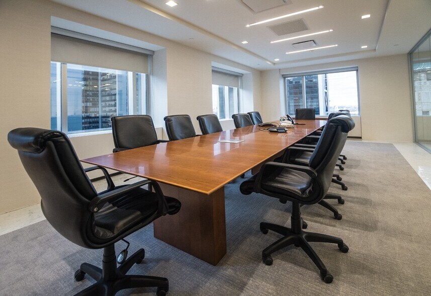 Primary Photo Of 712 Fifth Ave, New York Office For Lease