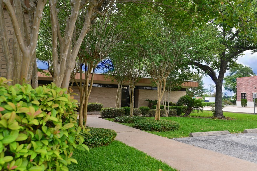 Primary Photo Of 1416 Campbell Rd, Houston Medical For Lease
