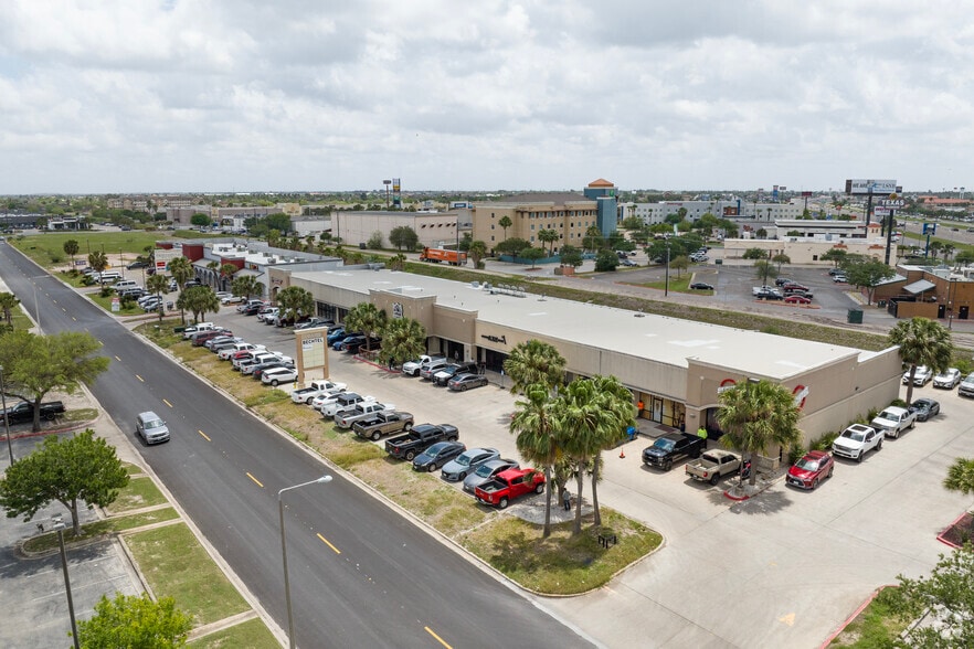 More Photos Of 568 Springmart Blvd, Brownsville Storefront For Lease