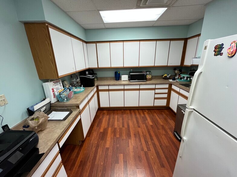 More Photos Of 8940 Kingsridge Dr, Centerville Medical For Sale
