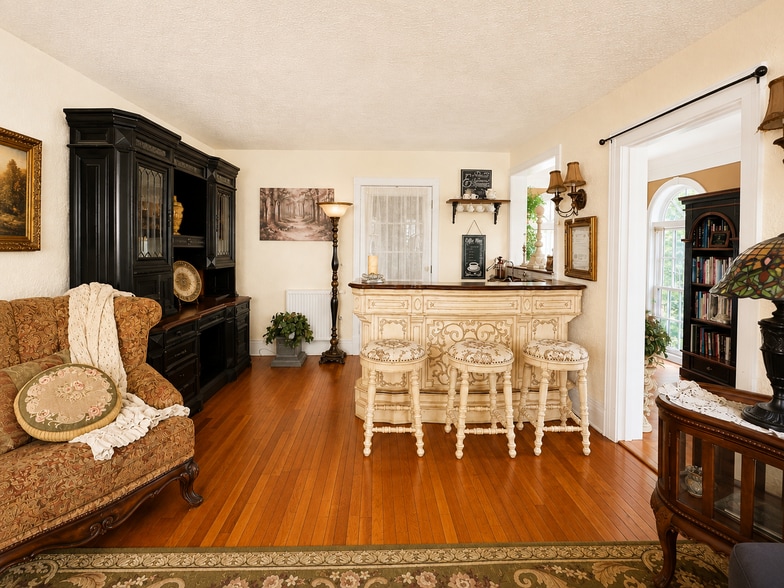 More Photos Of 15 West St, Lake George Hospitality For Sale