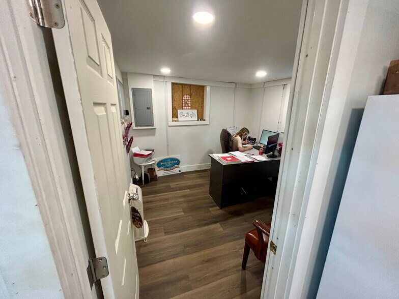 More Photos Of 1534 S 8th St, Fernandina Beach Light Manufacturing For Lease