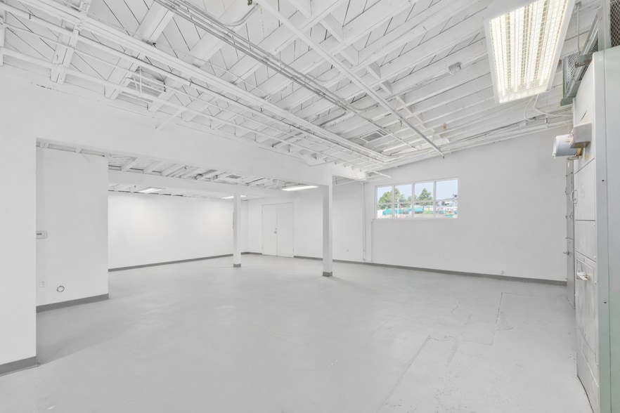 More Photos Of 11751 Mississippi, Los Angeles Office For Sale