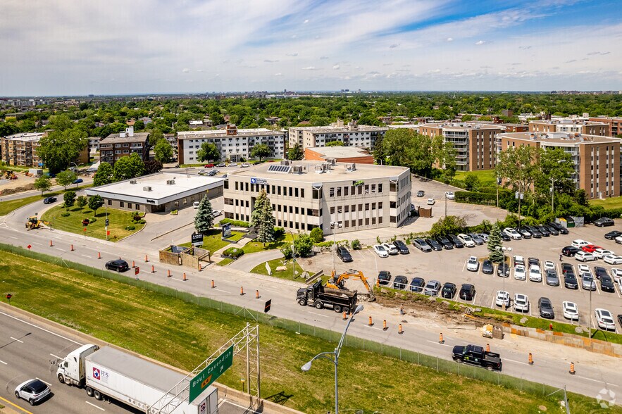 More Photos Of 5929 Rte Transcanadienne, Montréal Loft Creative Space For Lease