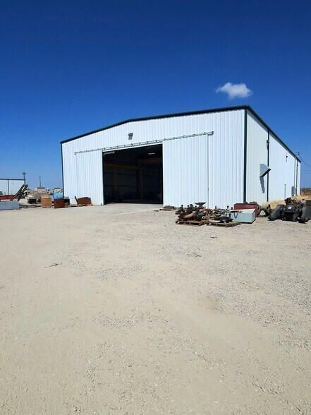 More Photos Of 13547 BV Lake Ct, Bakersfield Warehouse For Sale
