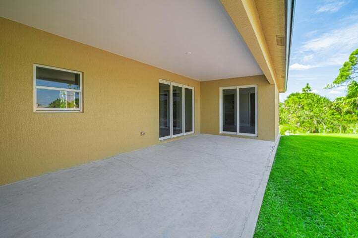 More Photos Of 15101 Brainbridge Cir, Port Charlotte Specialty For Sale