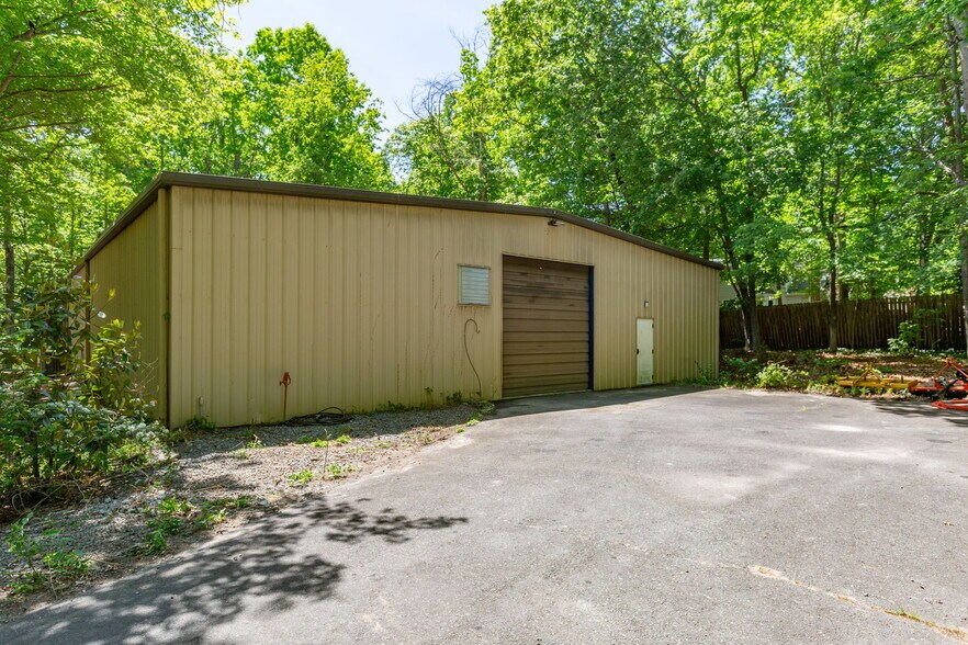 More Photos Of 27 Carriage Hill Ln, Fredericksburg Flex For Sale