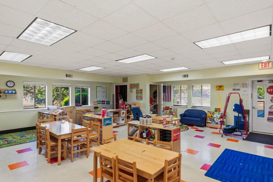 More Photos Of 83 Sugarland Run Dr, Sterling Daycare Center For Lease