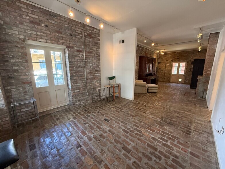 More Photos Of 2406-2408 Chartres St, New Orleans Office Residential For Lease