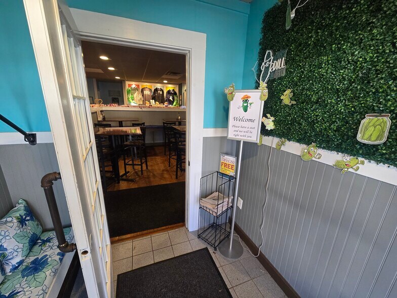 More Photos Of 48 School St, Lincoln Restaurant For Sale