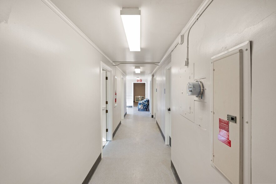 More Photos Of 130 E Alvarado St, Fallbrook Office For Lease