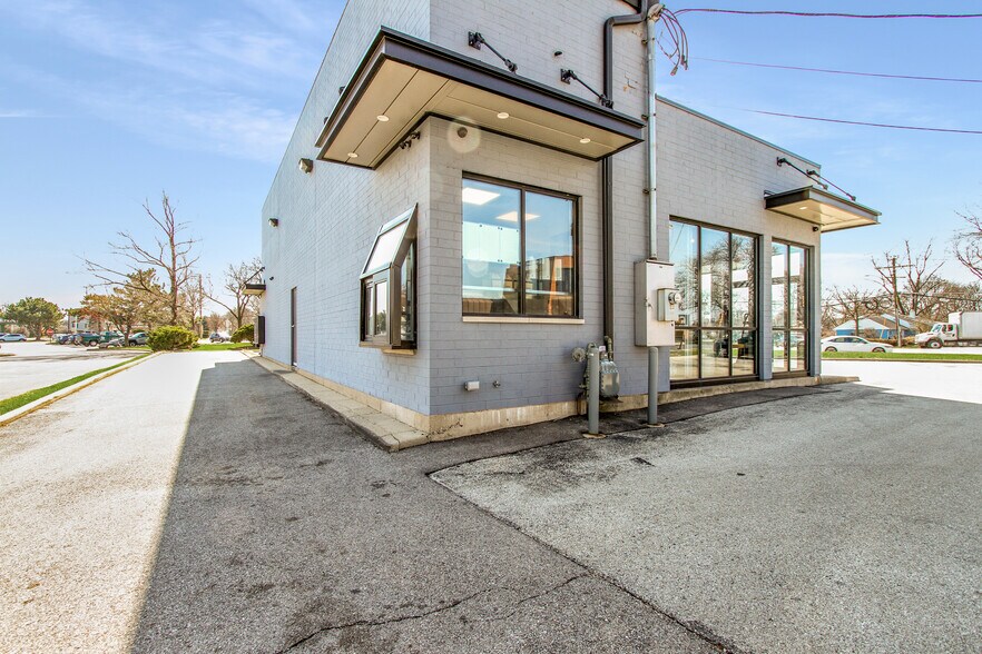 More Photos Of 720 E Rand Rd, Mount Prospect Fast Food For Sale