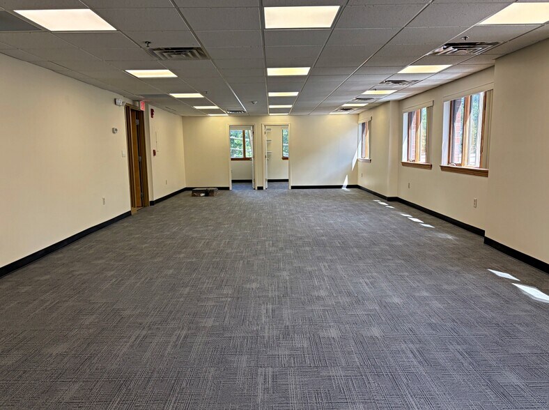 More Photos Of 100 Treble Cove Rd, Billerica Medical For Lease