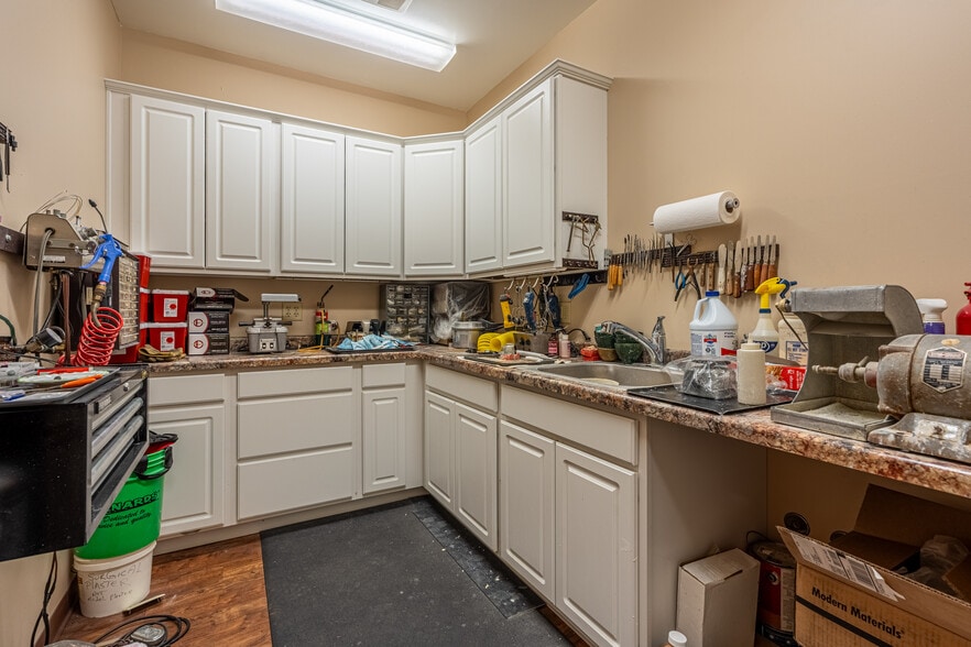 More Photos Of 1107 S Mulford Rd, Rockford Office For Sale