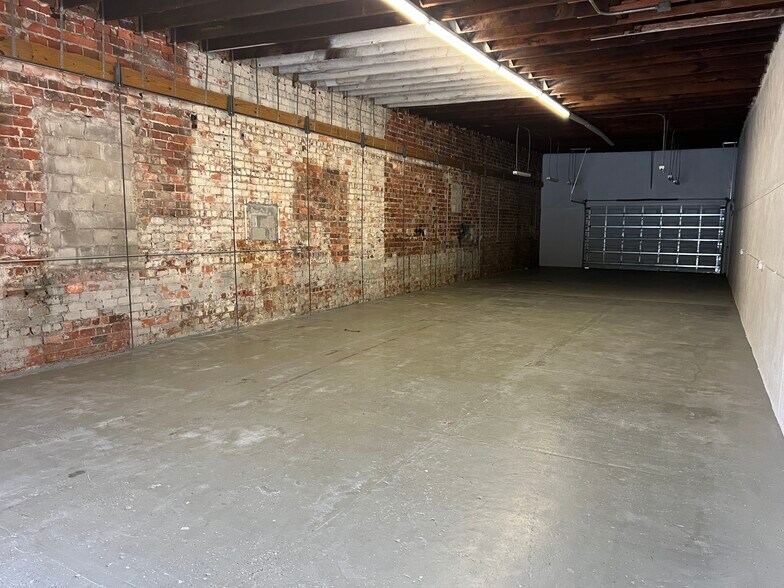 More Photos Of 2108 W Kennedy Blvd, Tampa Freestanding For Sale