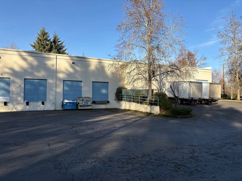 More Photos Of 18057 SW Teton Ave, Tualatin Industrial For Lease