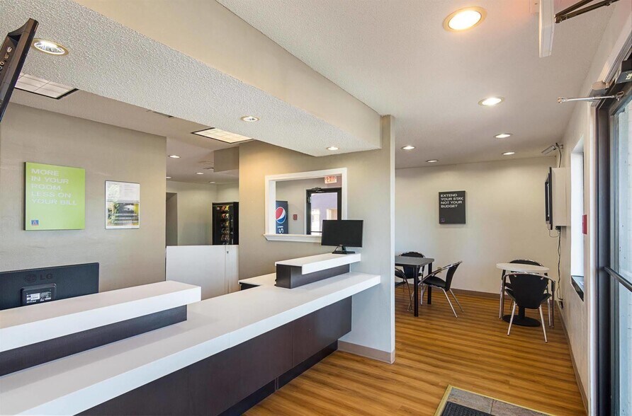 More Photos Of 4601 SW 3rd St, Oklahoma City Hotel For Sale