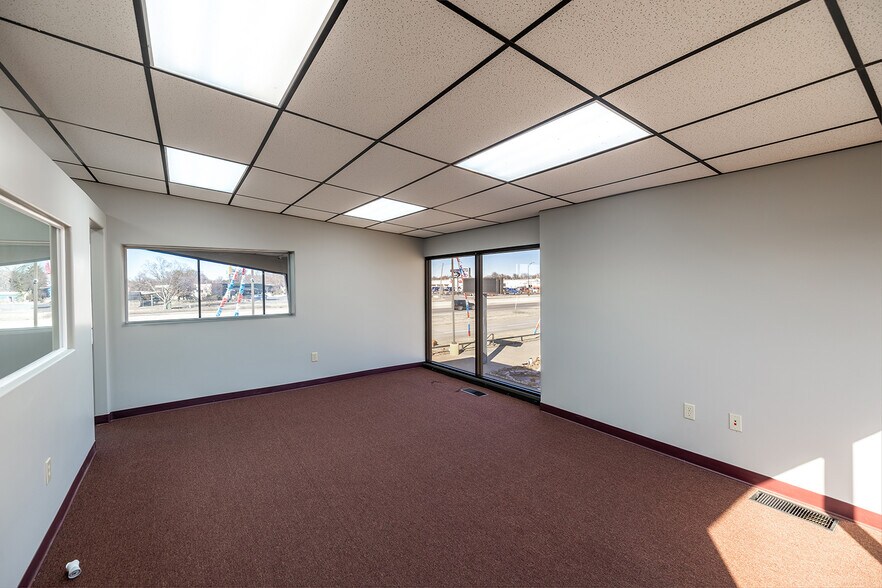 More Photos Of 11209 W Kellogg, Wichita Auto Dealership For Sale