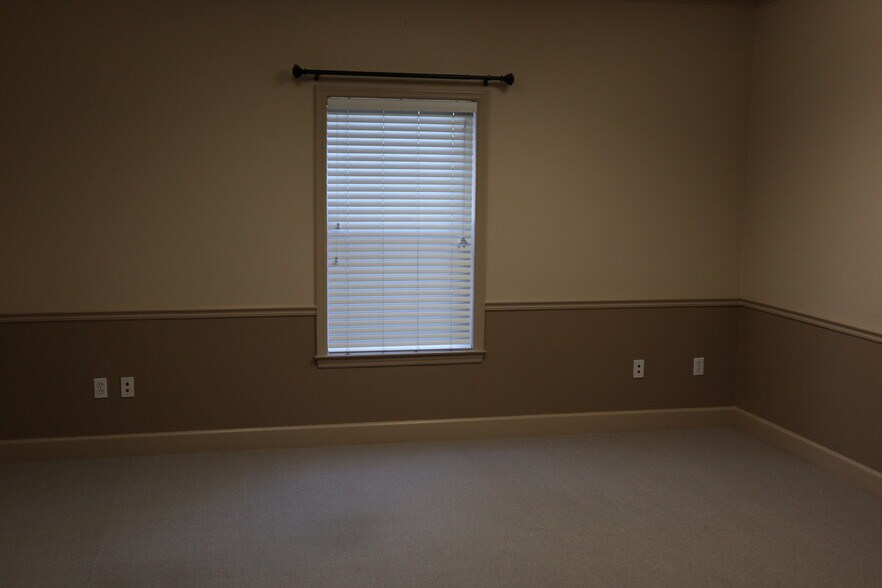 More Photos Of 2344 Centerville Rd, Tallahassee Medical For Lease