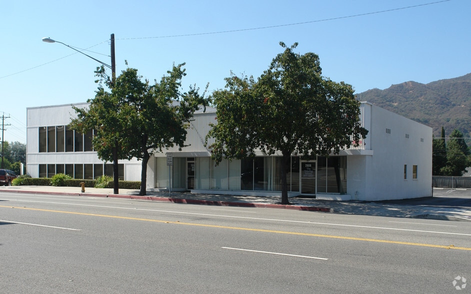 Primary Photo Of 2804-2808 Honolulu Ave, Glendale Loft Creative Space For Lease