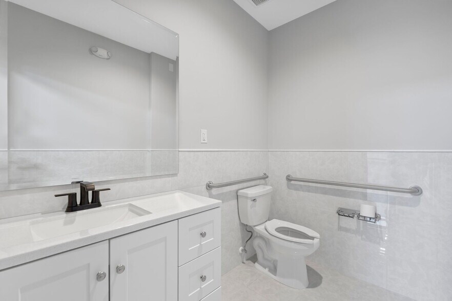 More Photos Of 3584 Plover, Naples Warehouse For Sale