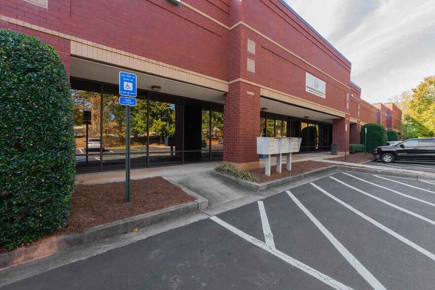 More Photos Of 6435 Shiloh Rd, Alpharetta Flex For Lease