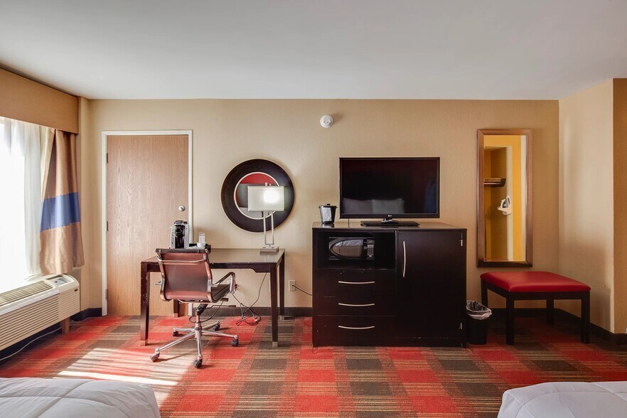 More Photos Of 310 Greymont Ave, Jackson Hotel For Sale