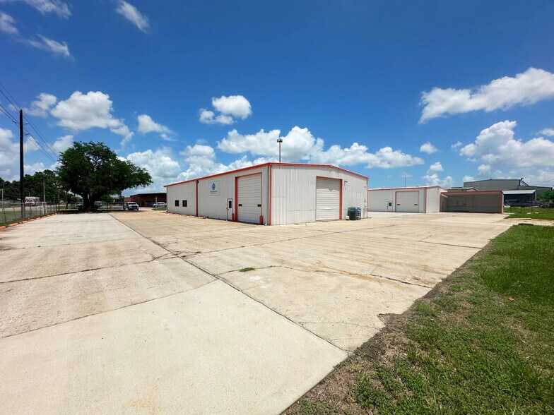 More Photos Of 14702 Jersey Shore Dr, Houston Warehouse For Lease