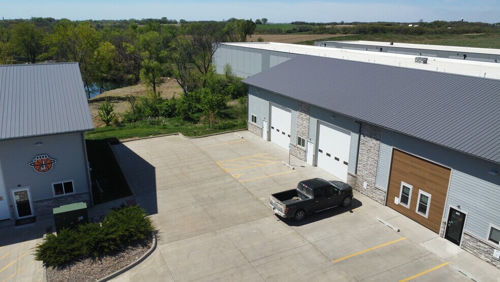 More Photos Of 700 Interstate Pky, Waukee Warehouse For Lease