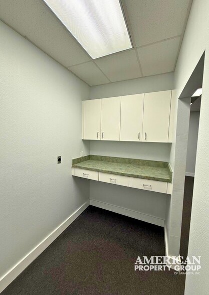 More Photos Of 1800 Northgate Blvd, Sarasota Light Distribution For Lease