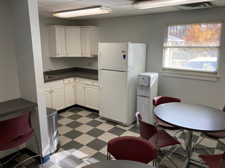 More Photos Of 130 Route 31 N, Pennington Office For Lease