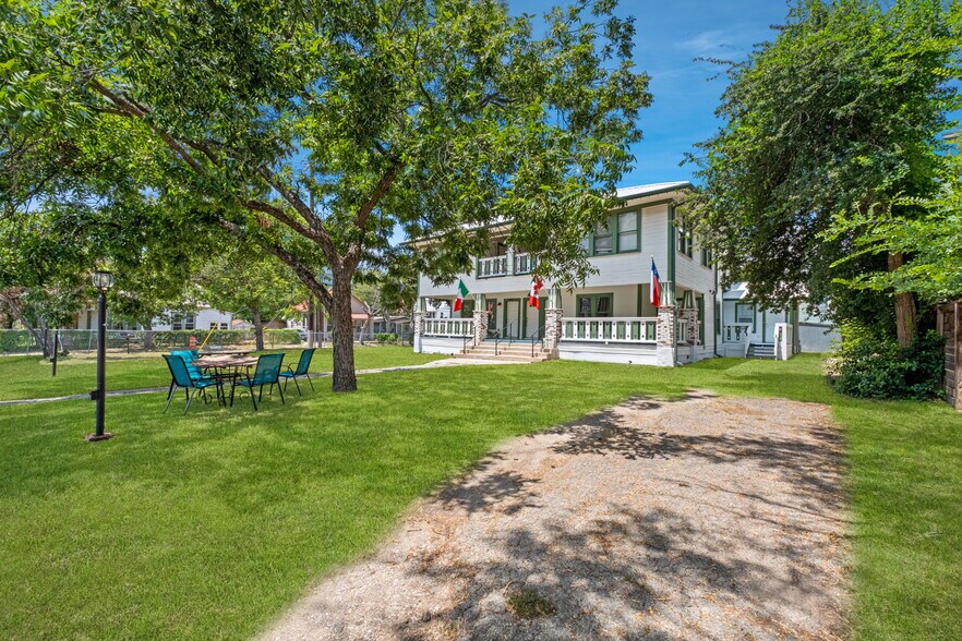 More Photos Of 603 E Grayson St, San Antonio Apartments For Sale