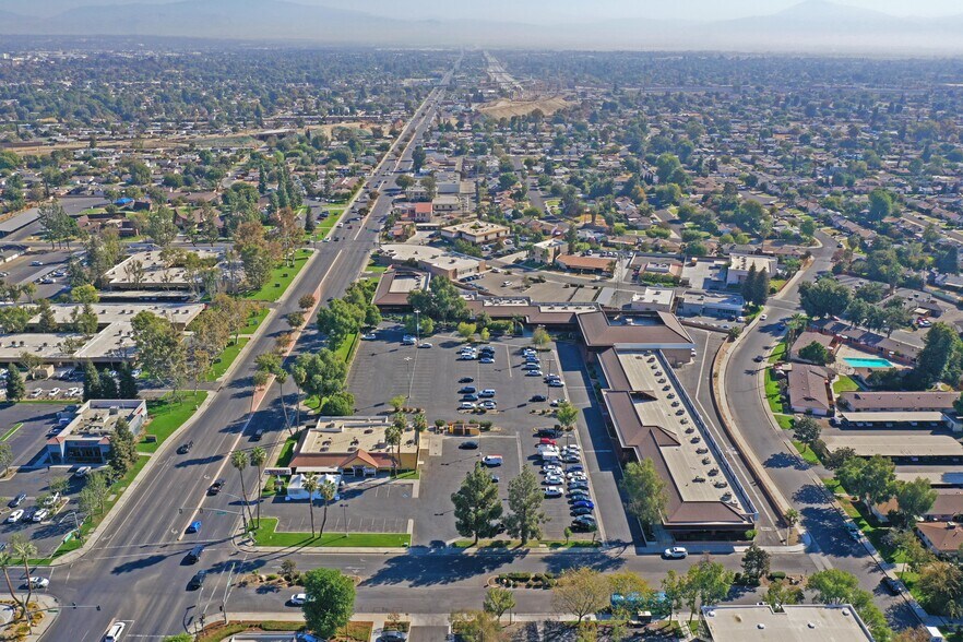 More Photos Of 4703-5021 Stockdale Hwy, Bakersfield General Retail For Sale