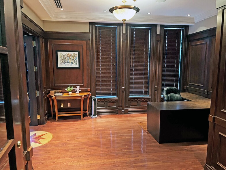 More Photos Of 25 S Division Ave, Grand Rapids Office For Sale