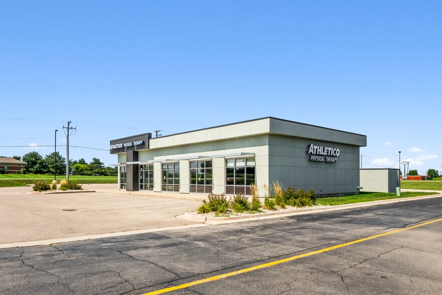 More Photos Of 701 N Elida St, Winnebago General Retail For Lease