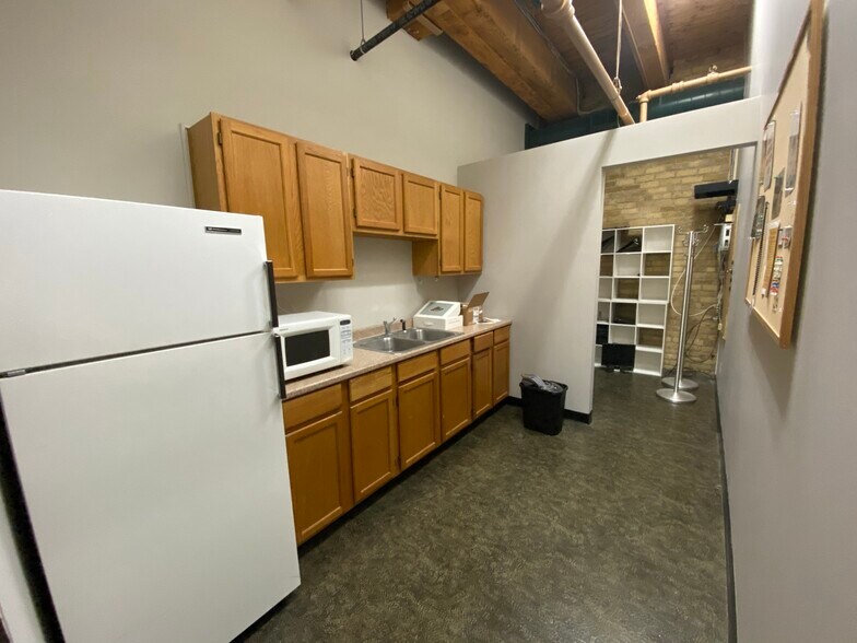 More Photos Of 413 Wacouta St, Saint Paul Office Residential For Lease