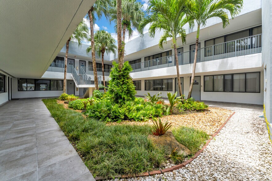 More Photos Of 8390 W Flagler St, Miami Office Residential For Lease