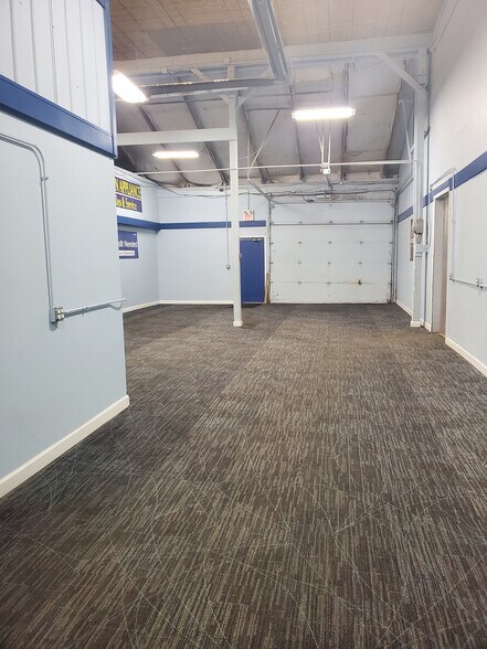 More Photos Of 2447 E Judd Rd, Burton Showroom For Sale