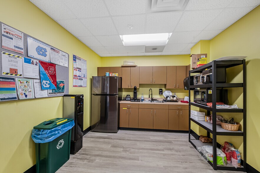More Photos Of 605 Eastowne Dr, Chapel Hill Office For Sale