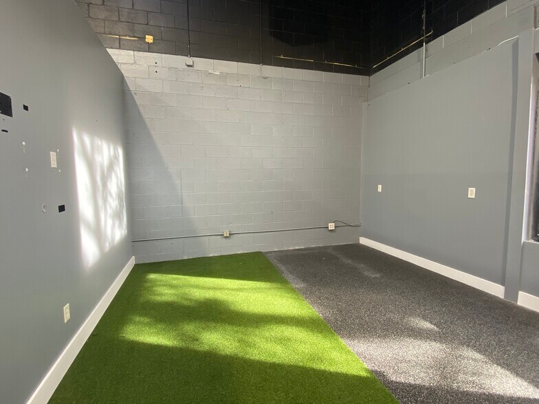 More Photos Of 1422 Woodmont Ln NW, Atlanta Showroom For Sale