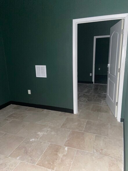 More Photos Of 7602 S Staples St, Corpus Christi Storefront Retail Office For Sale