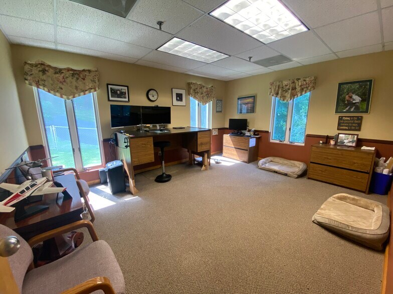 More Photos Of 23 Hubbard Rd, Wilton Medical For Lease