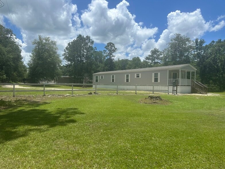 More Photos Of 154 NW Alpata Ct, Lake City Manufactured Housing Mobile Home Park For Sale