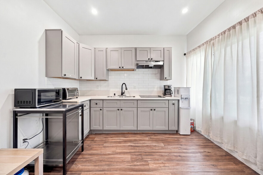 More Photos Of 939 S Wilton Pl, Los Angeles Apartments For Sale