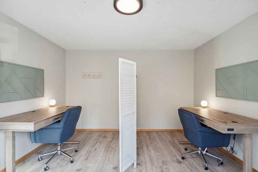 More Photos Of 4140 Bluff, Fish Creek Storefront Retail Office For Lease