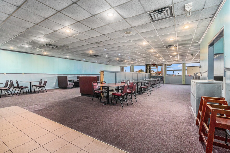 More Photos Of 2931 Niles Ave, Saint Joseph Flex For Sale